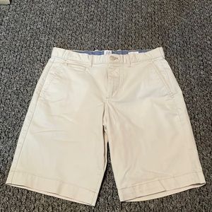 Size 28 regular mens GAP cargo shorts